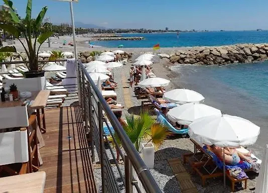 Grands En Bord De Apartament